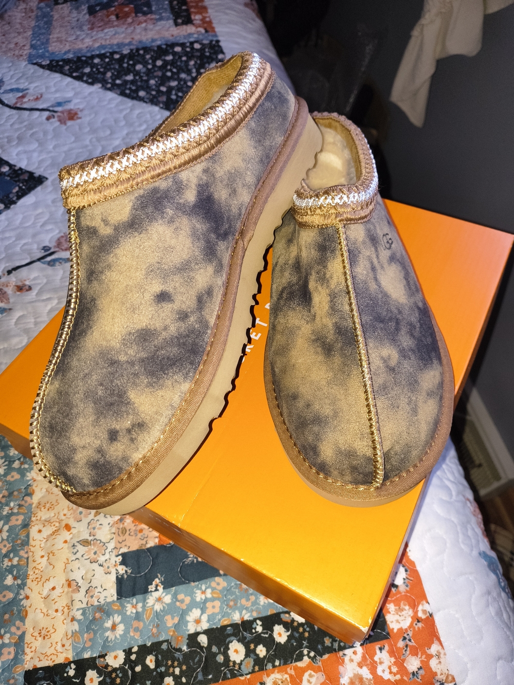 Women's Cozy Slip-On Shearling Lined Shoes/Slippers - Brown Tie-Dye